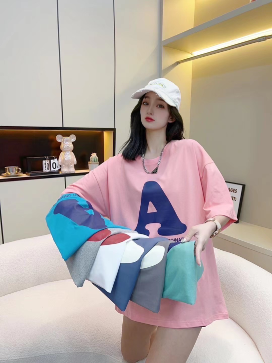 Woman's  Large size loose fit T-SHIRT