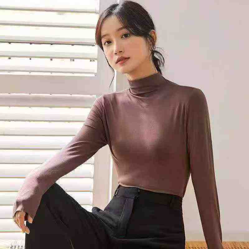 Women's high-necked base layer shirt