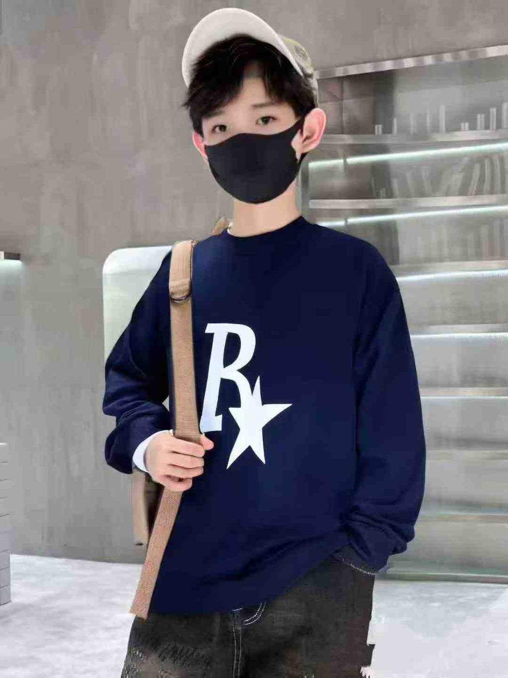 Boy's sweatshirt