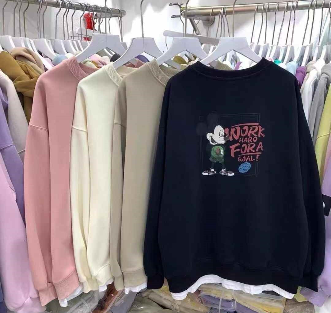 Women round-neck sweatshirt