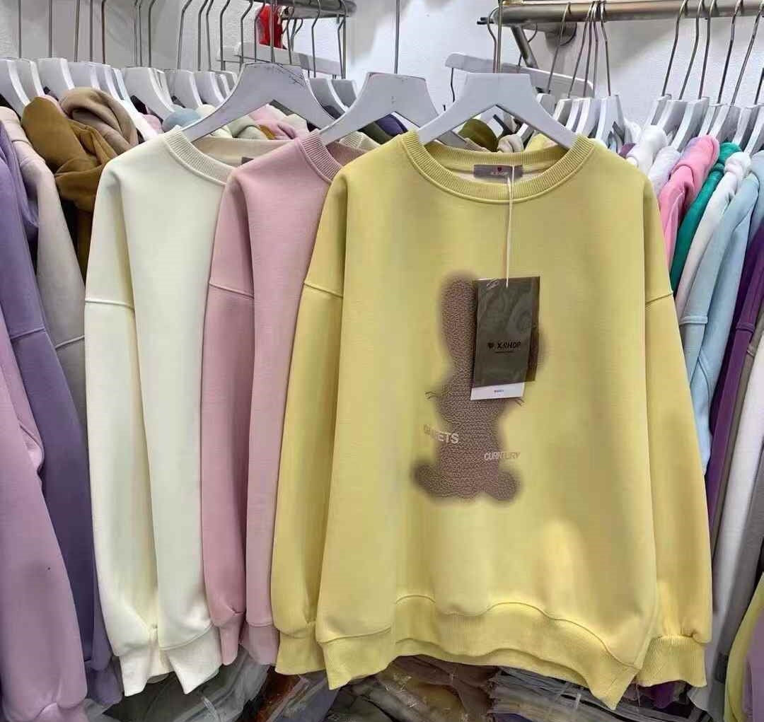 Women round-neck sweatshirt