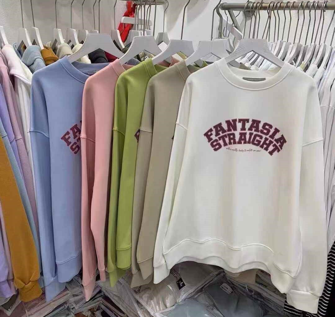 Women round-neck sweatshirt