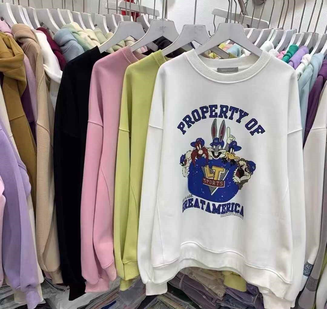 Women round-neck sweatshirt