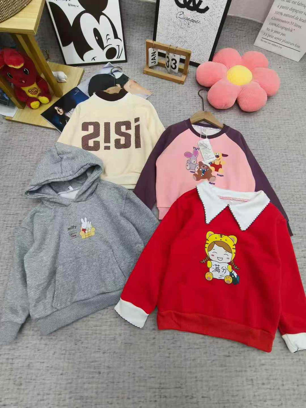 Kid's fleece pullover sweater