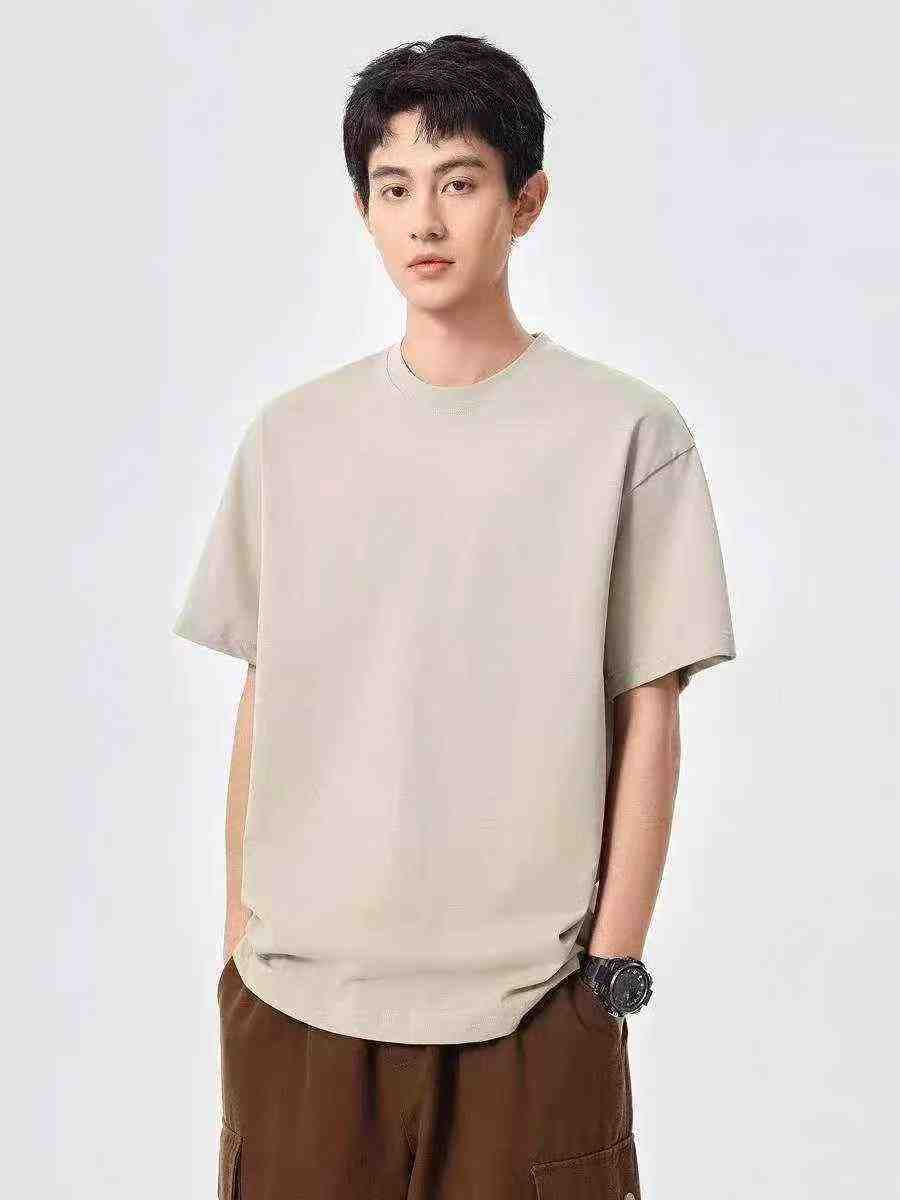 Men's light-colored T-shirt