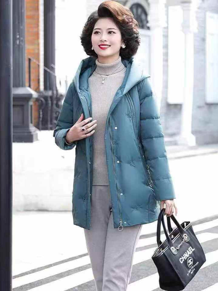 Women middle-aged puffer coat