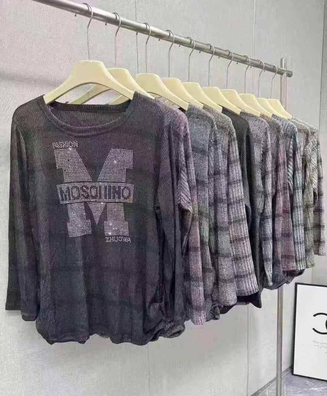 Women long sleeves sweatshirt