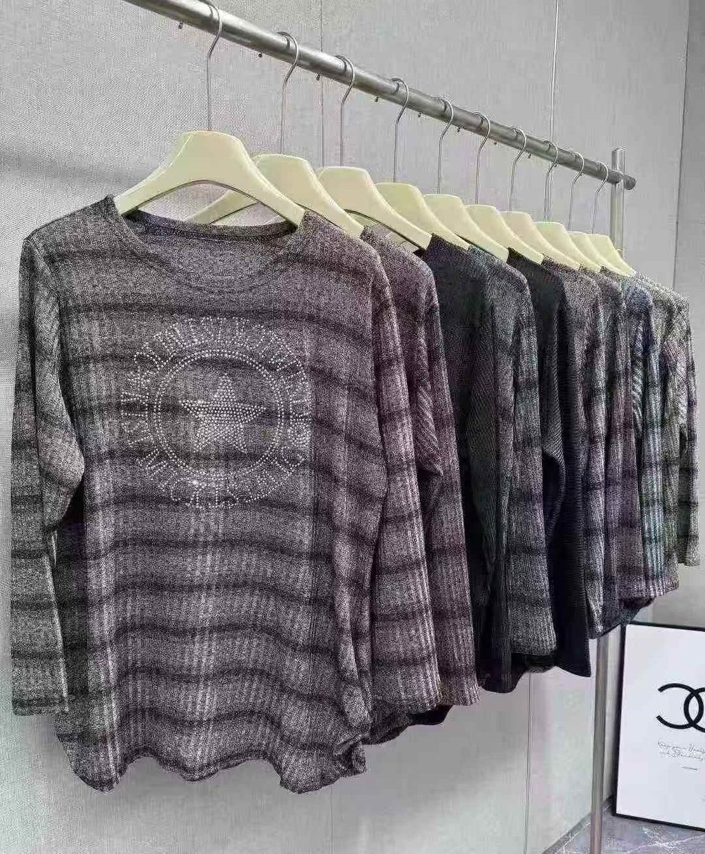 Women long sleeves sweatshirt