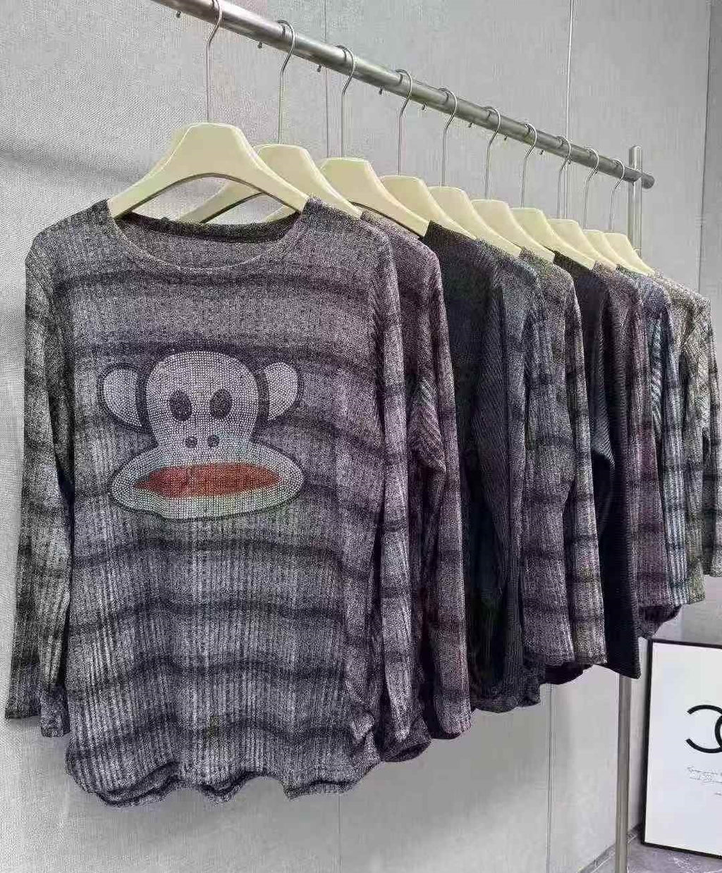 Women long sleeves sweatshirt