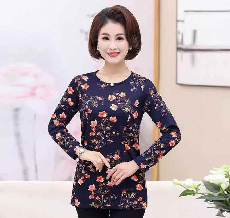 Women middle-aged pattern sweatshirt