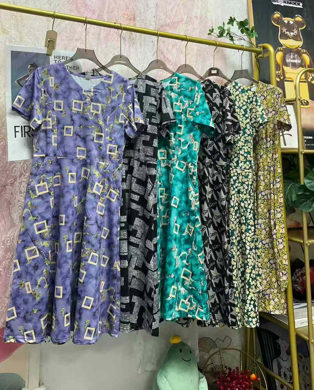 Middle-aged women's dress