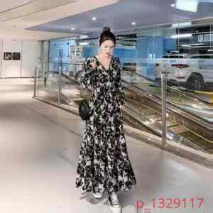 Women's long-sleeved dress