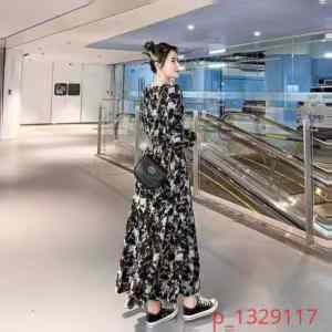 Women's long-sleeved dress