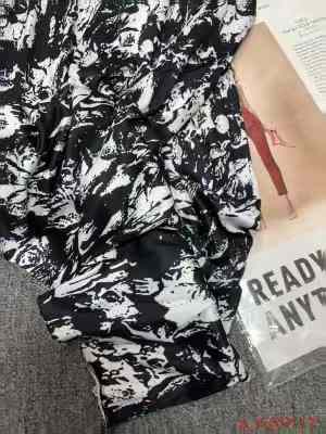 Women's long-sleeved dress