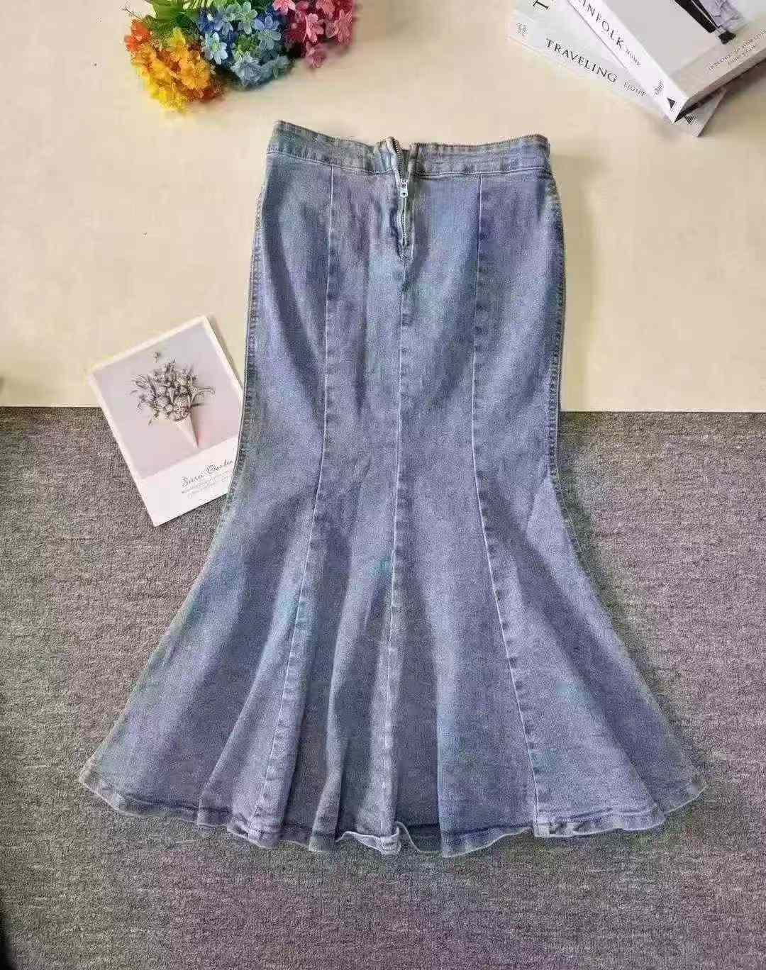 Lady's half-length fish-tail dress