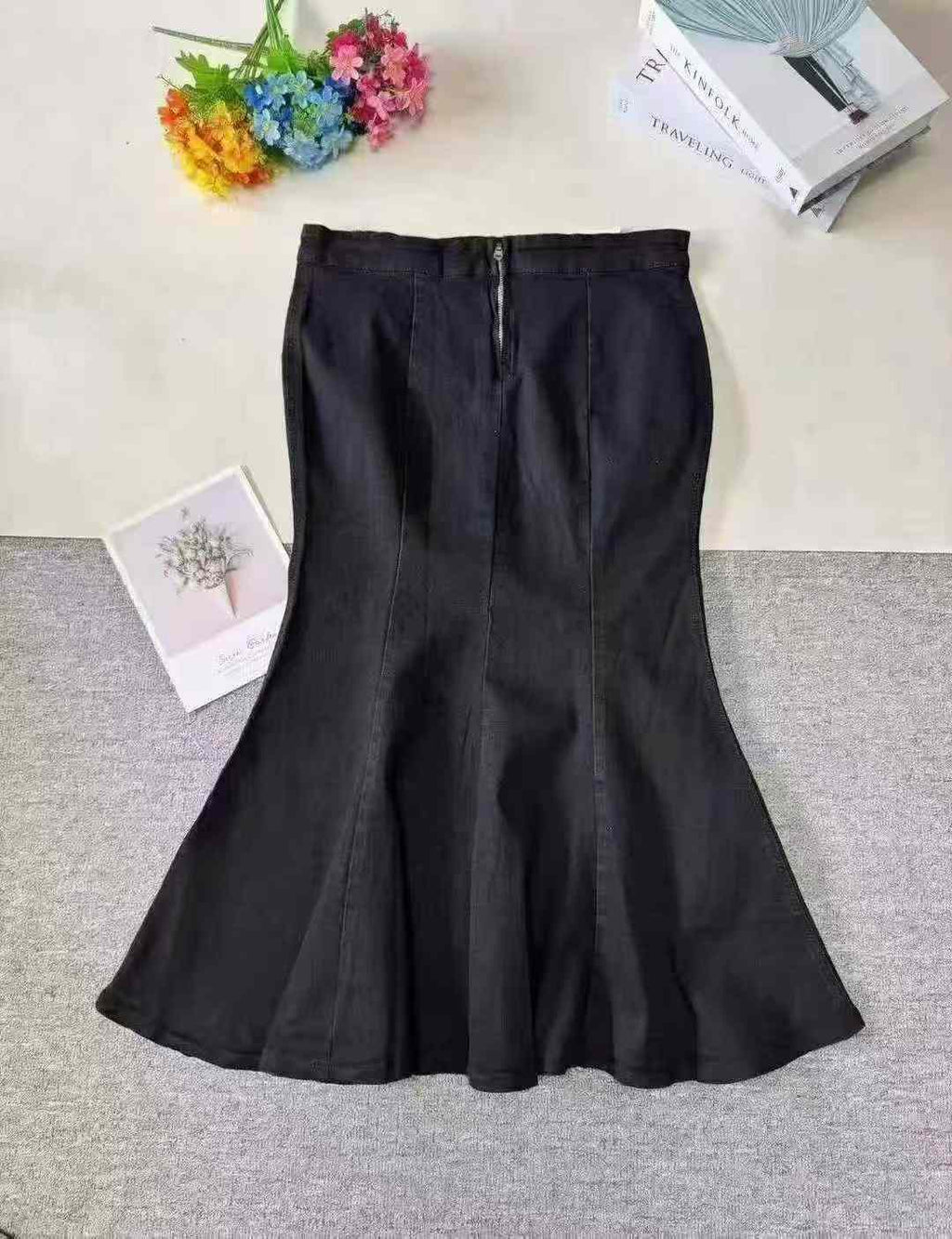 Lady's half-length fish-tail dress