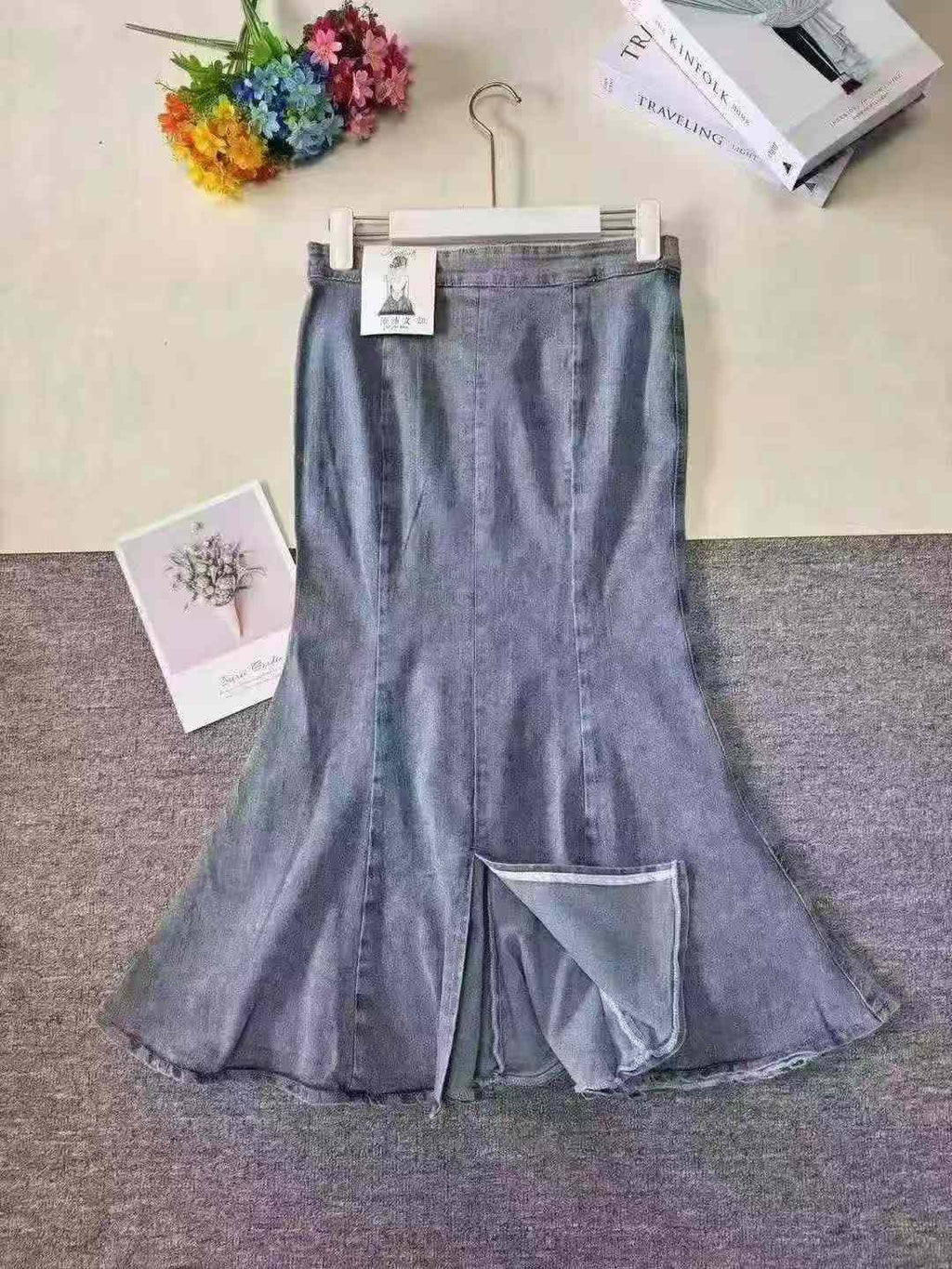 Lady's half-length fish-tail dress