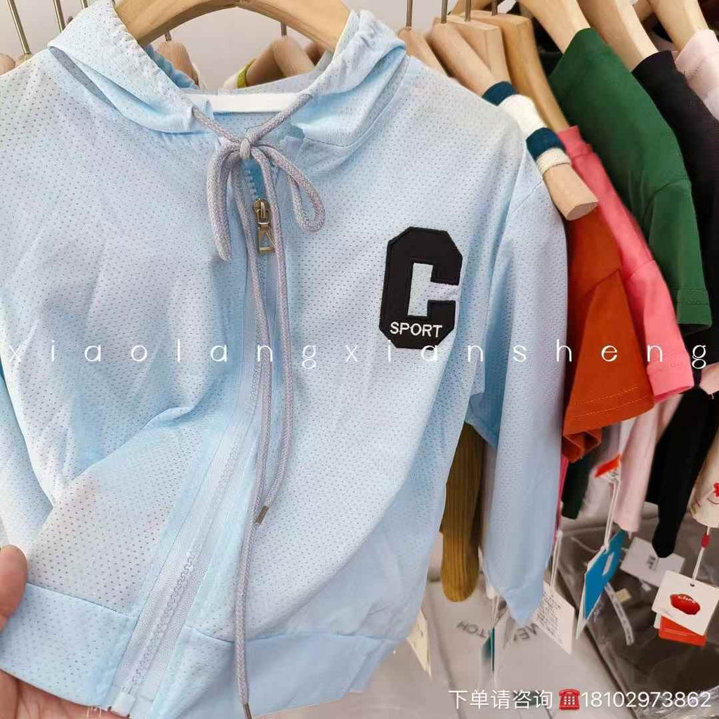 Kids sun-protective clothings