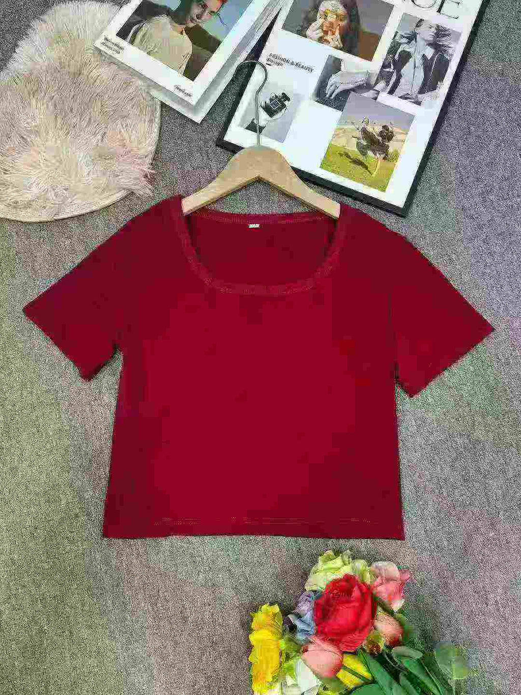 Women's round-neck knitted short-sleeved shirt
