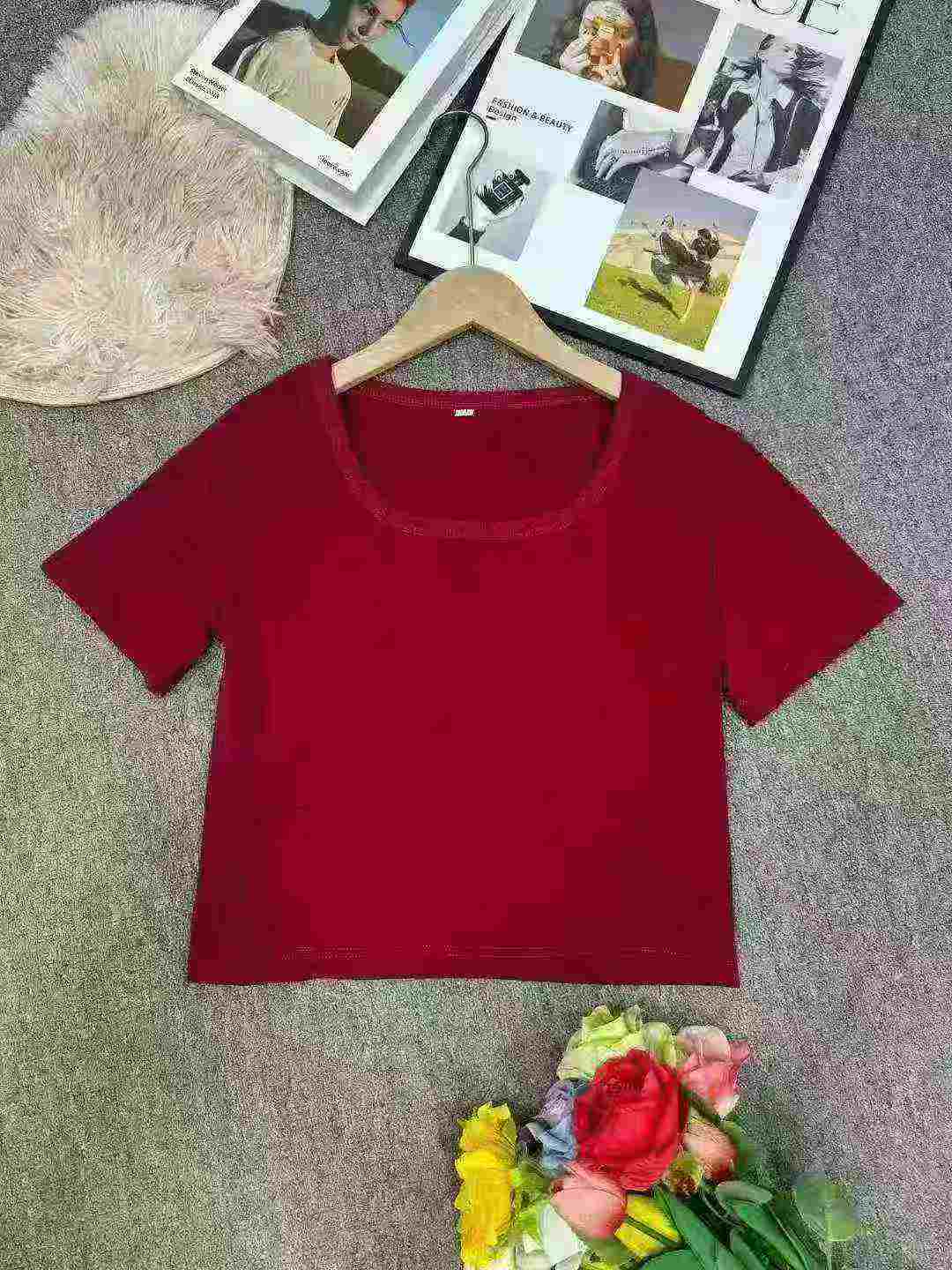 Women's round-neck knitted short-sleeved shirt