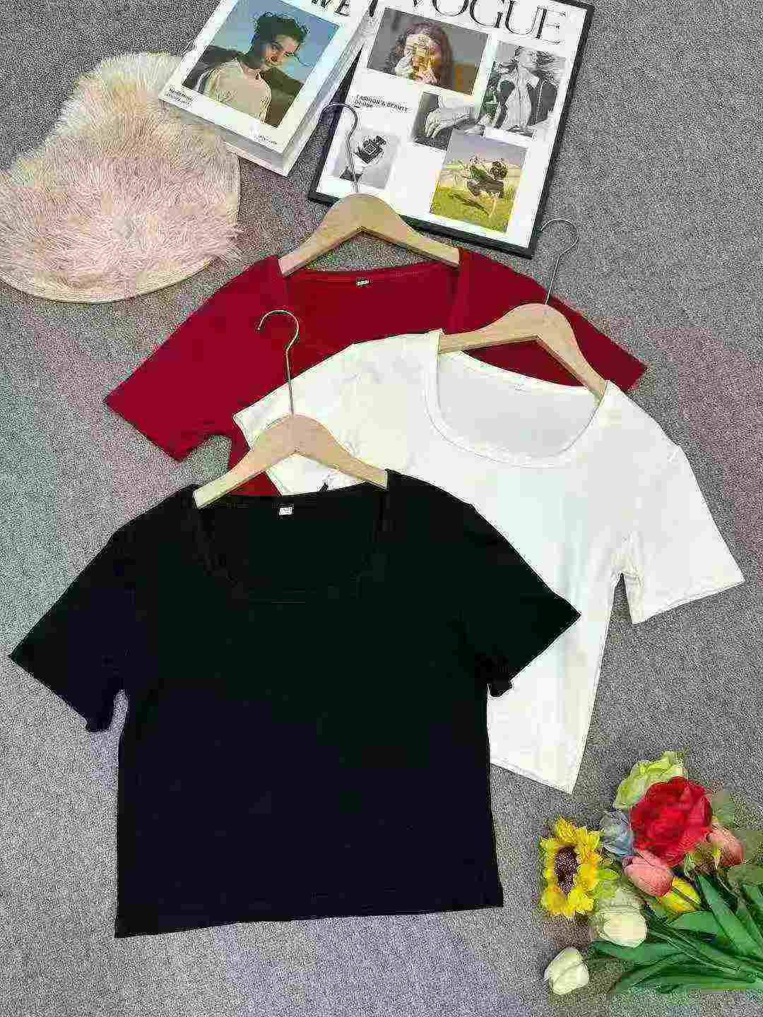 Women's round-neck knitted short-sleeved shirt