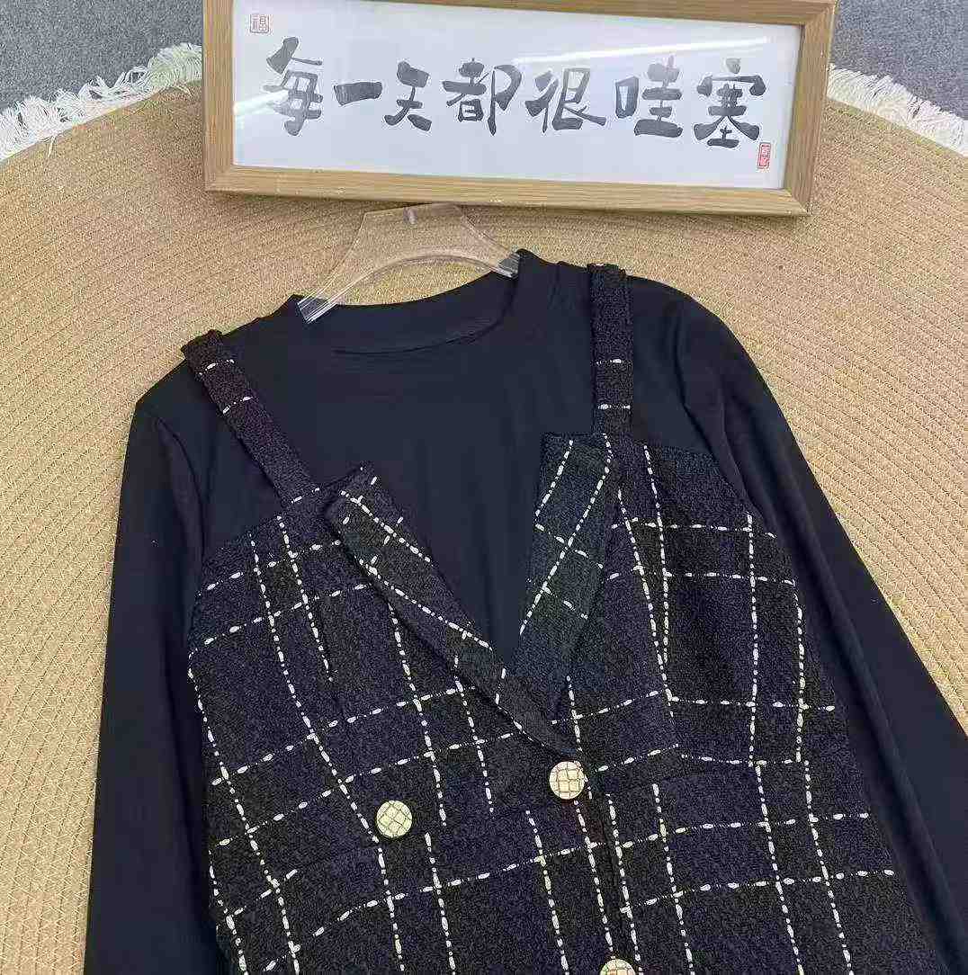 Women's elegant dress in black