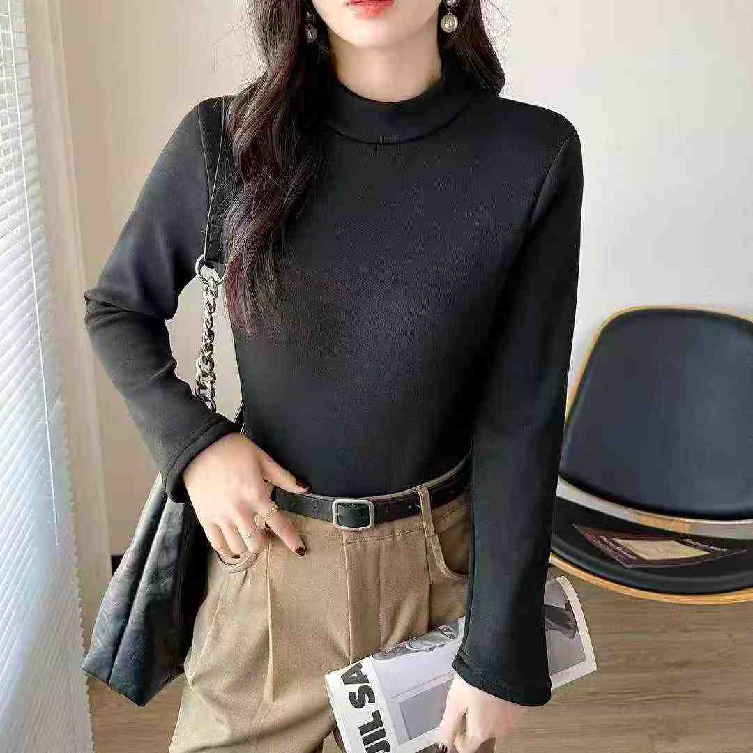 Women's black fitted baby fleece base shirt