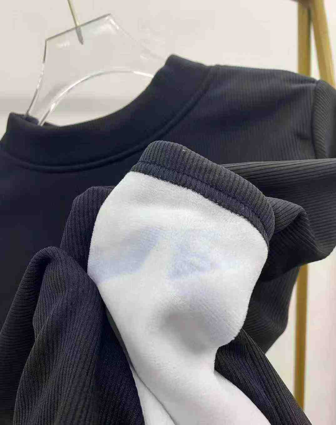 Women's black fitted baby fleece base shirt