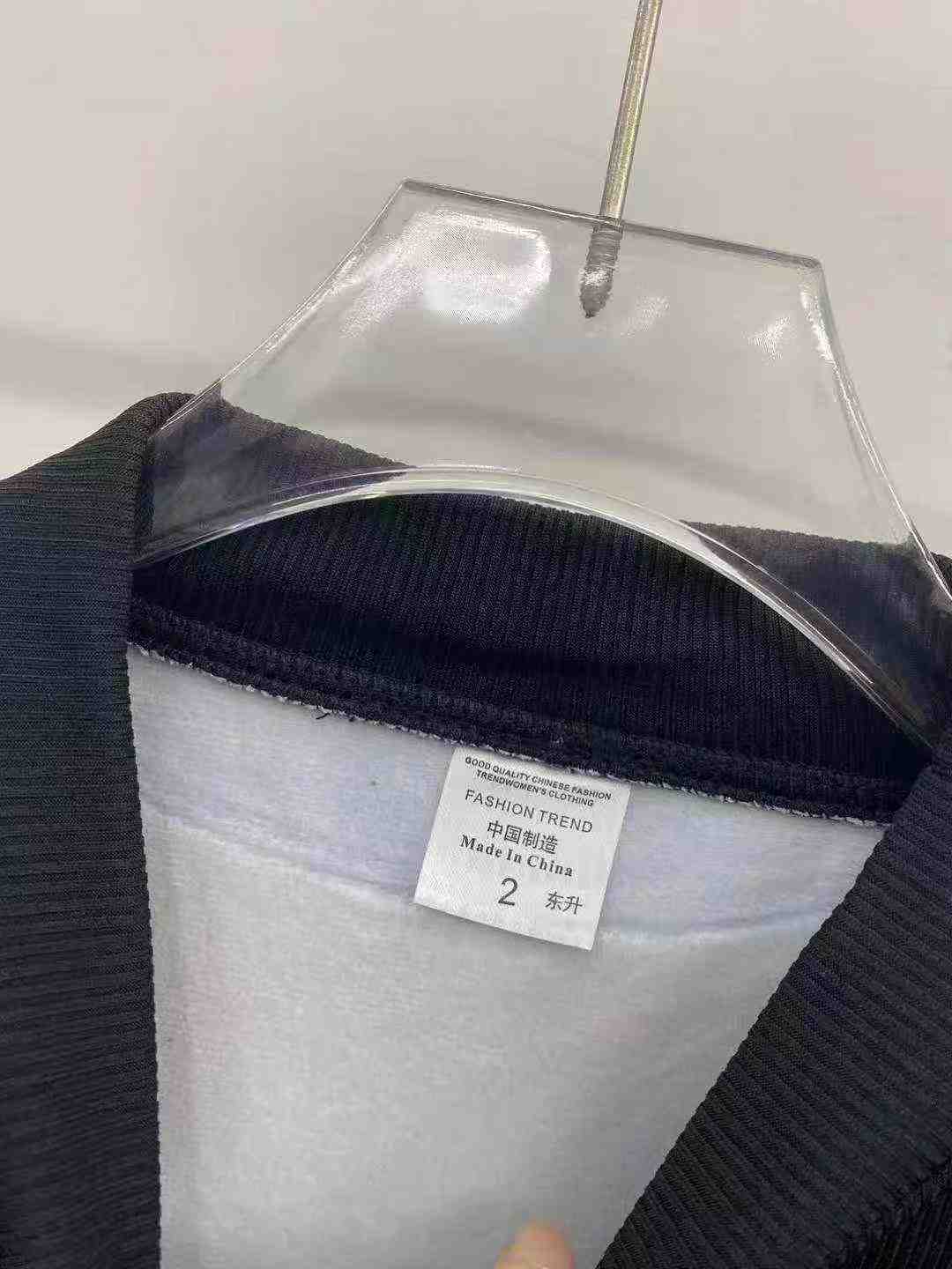 Women's black fitted baby fleece base shirt