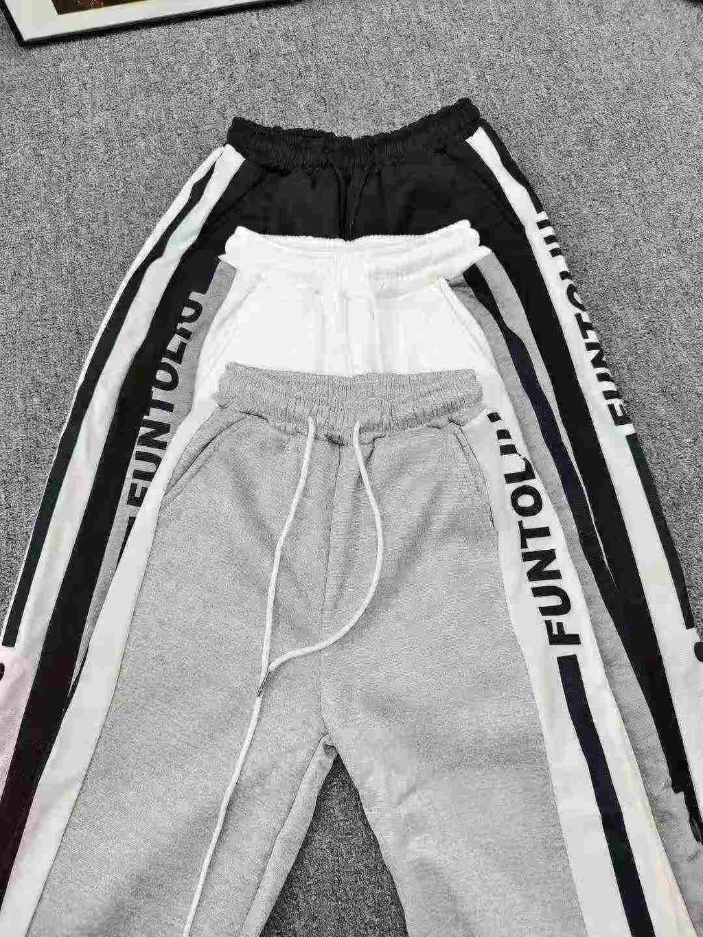 Kid's elastic-waist pants