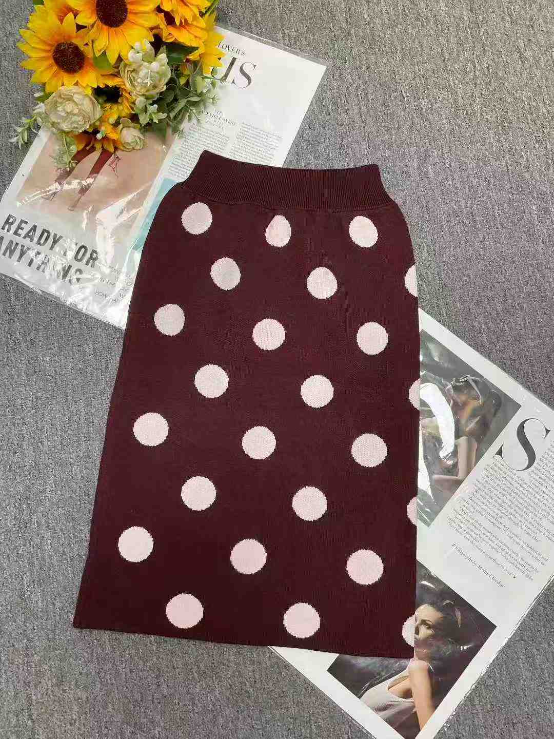 Women knitting skirts