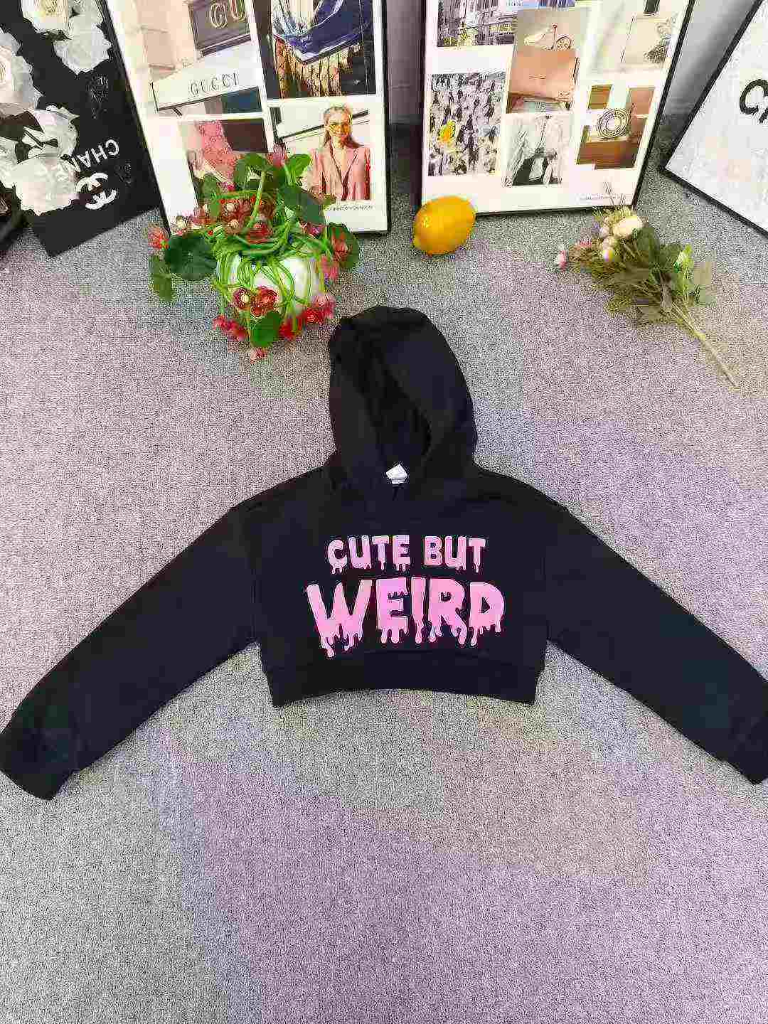 Kid's short-sleeved hooded sweatshirt