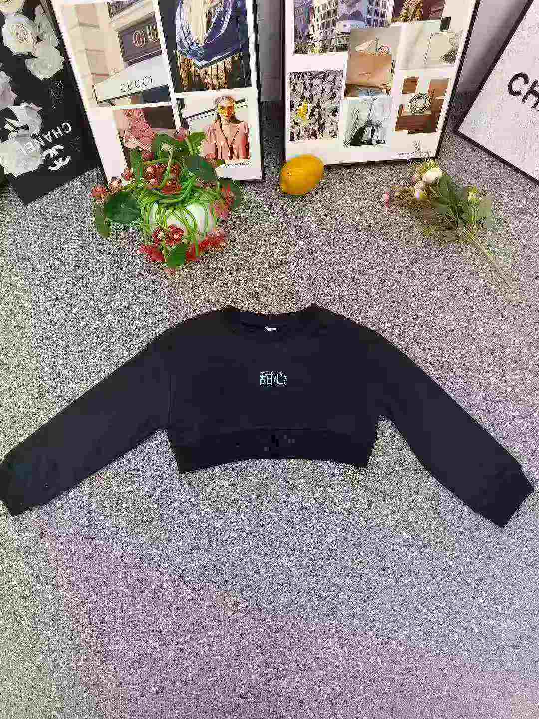 Kid's short-sleeved hooded sweatshirt