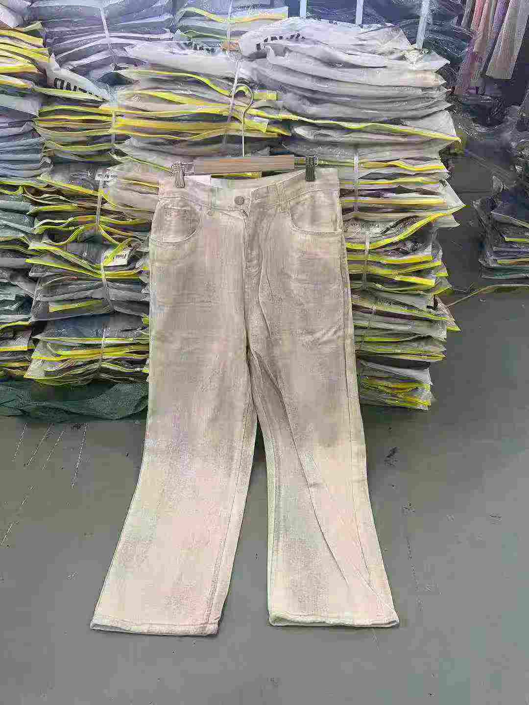 Men's light-colored wide-leg pants