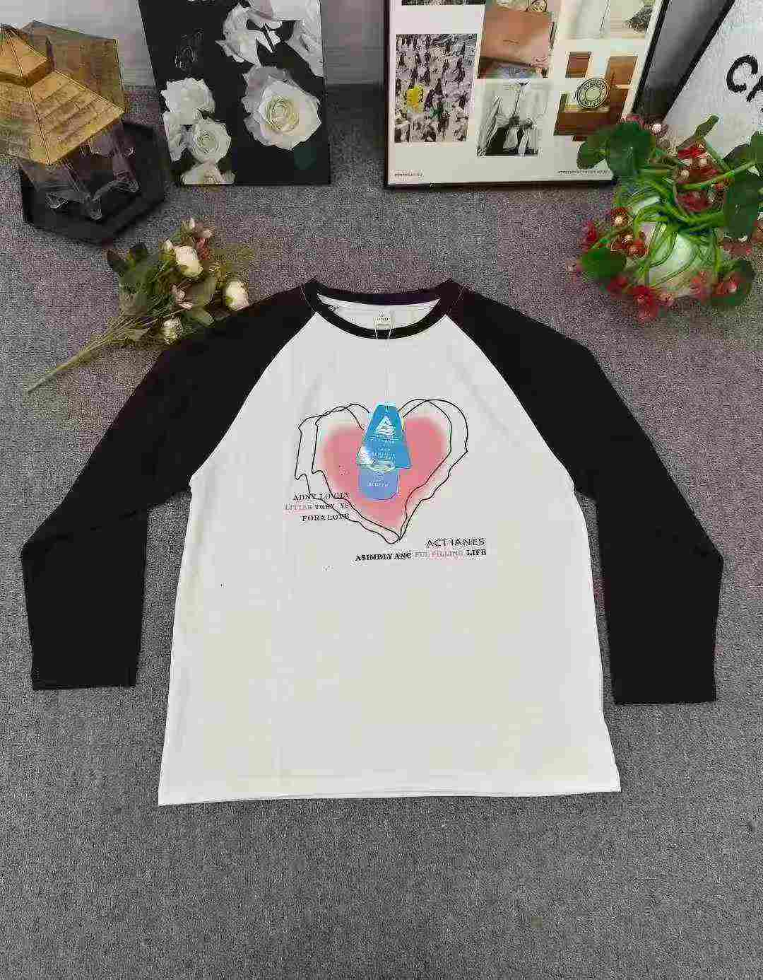 Kid's long-sleeved overcoat with shoulder straps