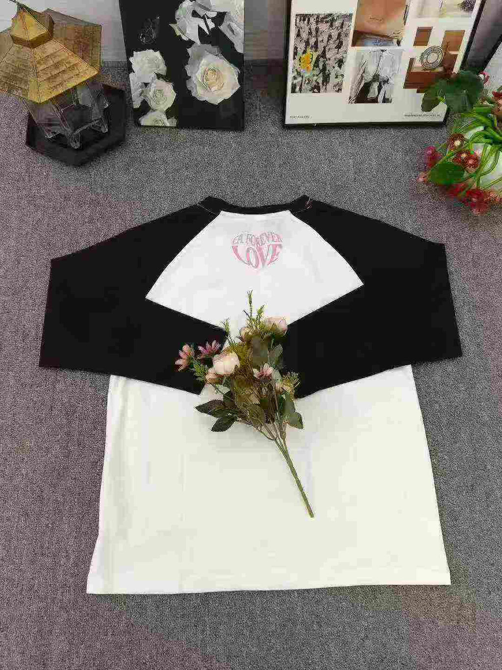 Kid's long-sleeved overcoat with shoulder straps