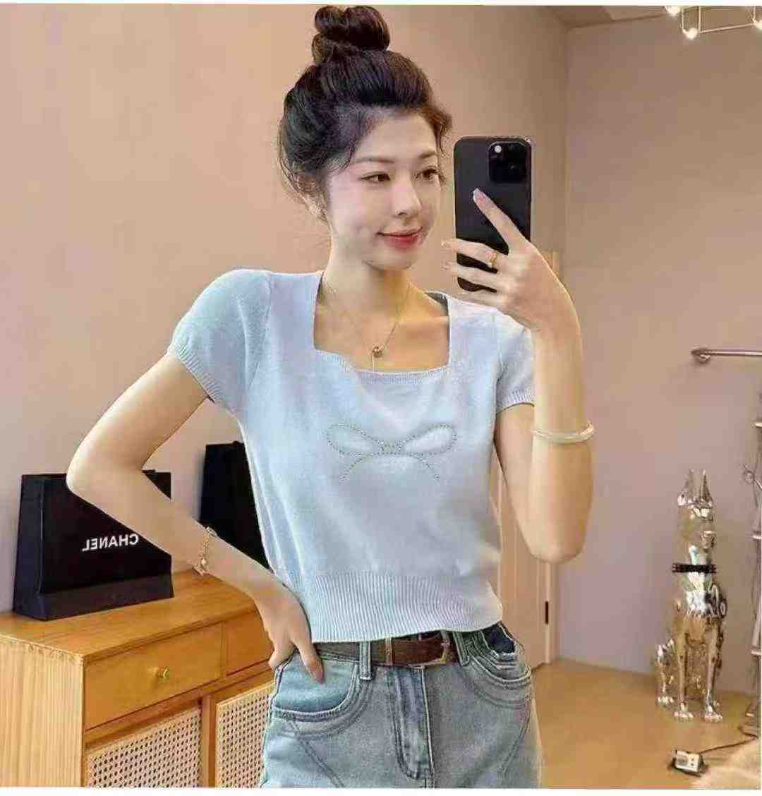 Women knitted t-shirts