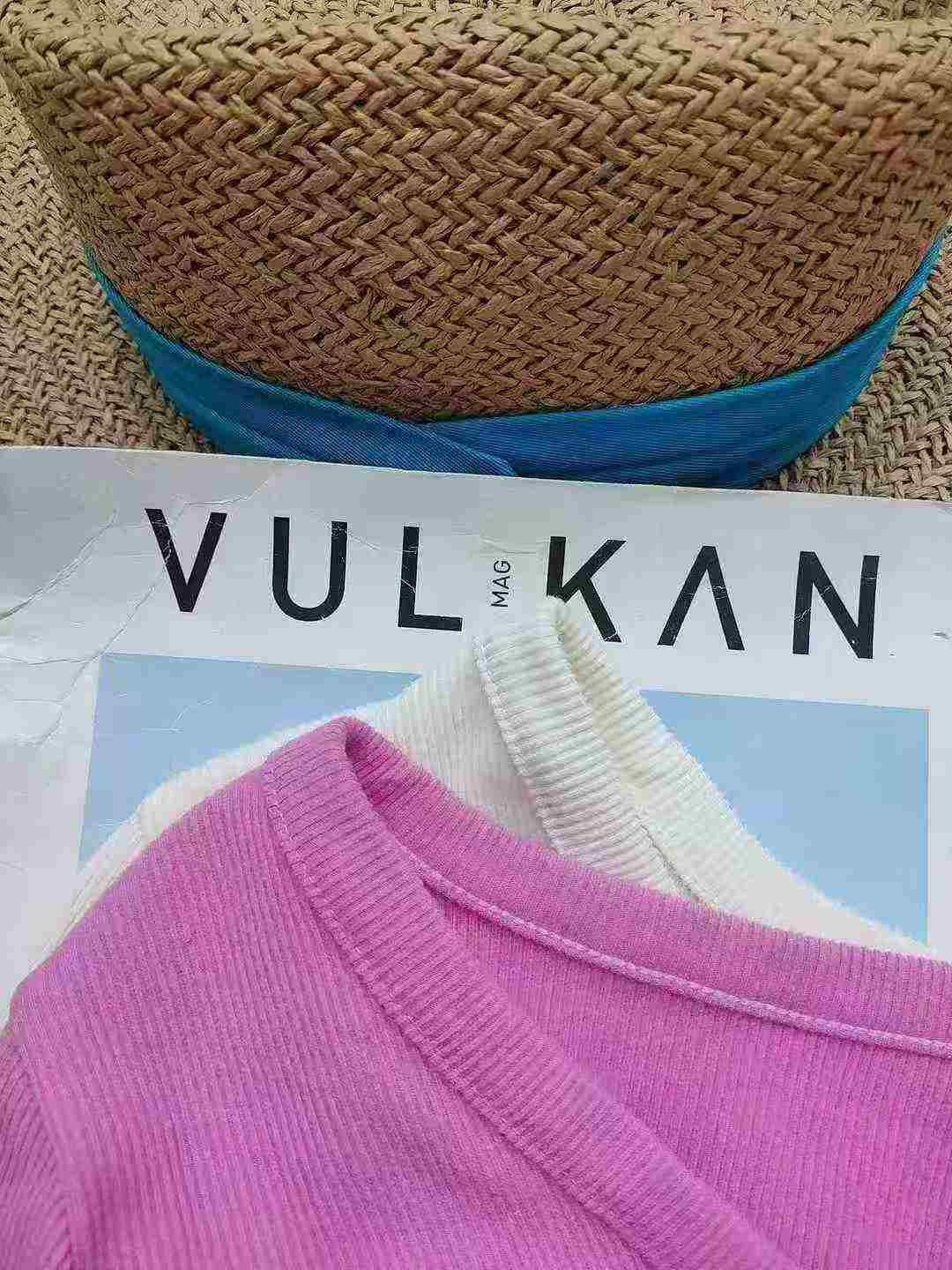 Women's V-neck cardigan top