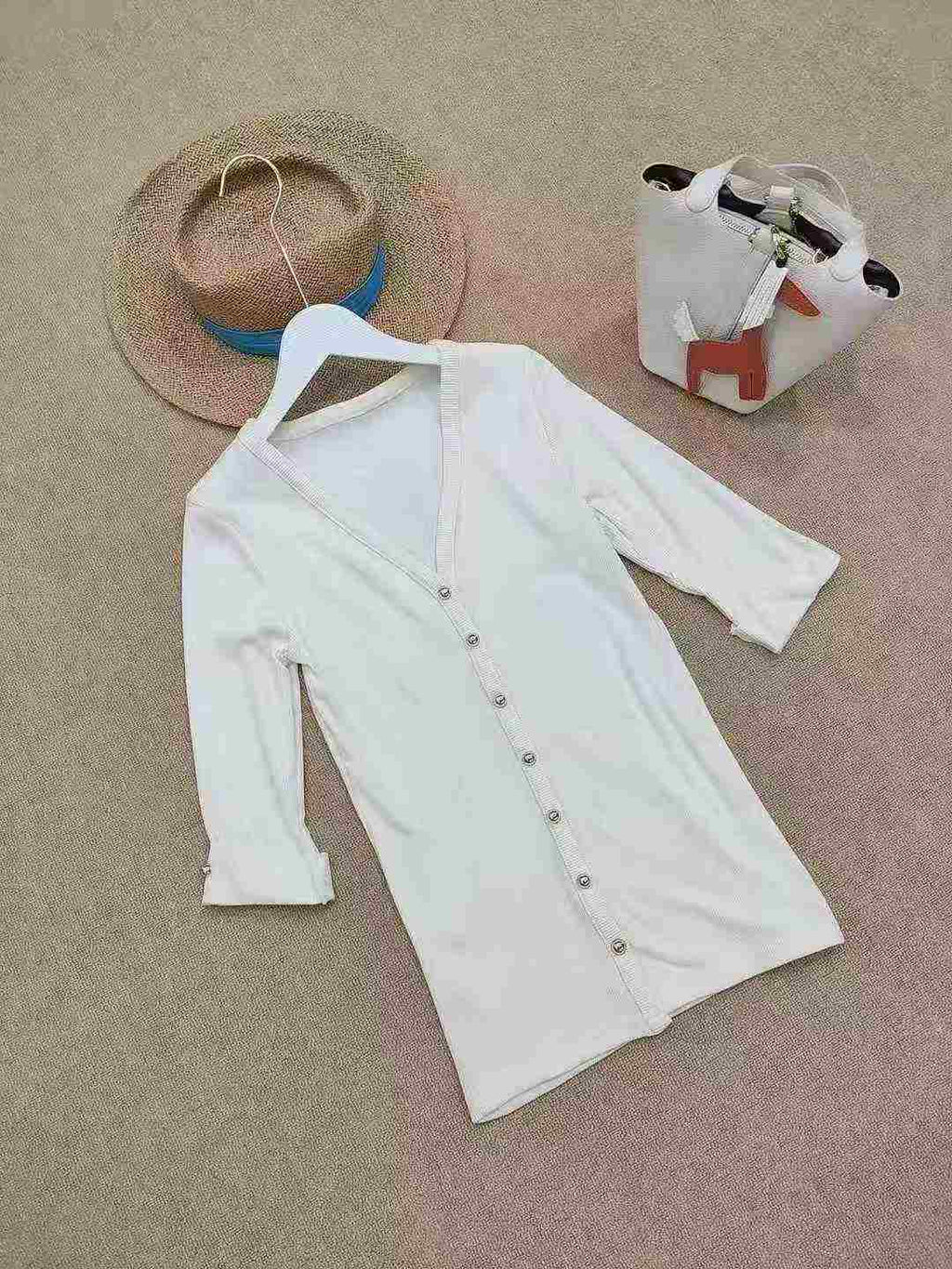 Women's V-neck cardigan top