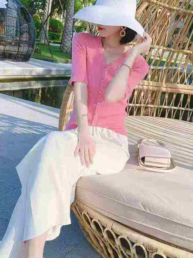 Women's V-neck cardigan top