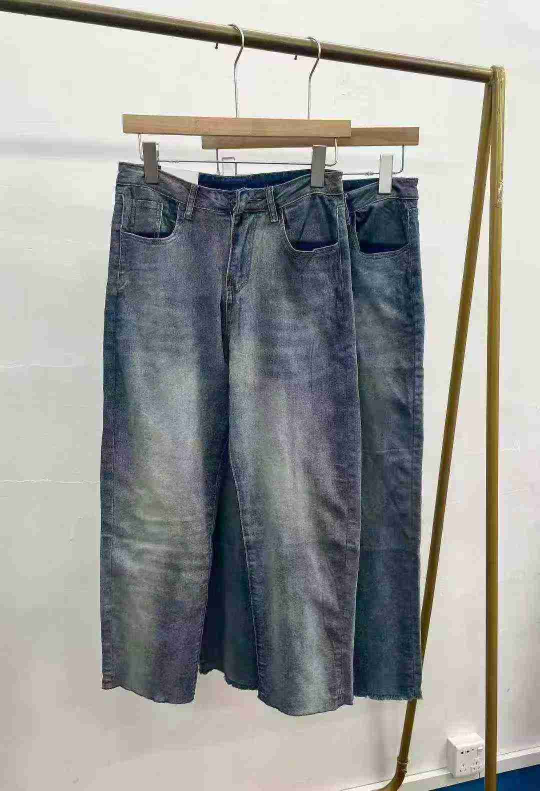 Women's distressed straight-leg jeans