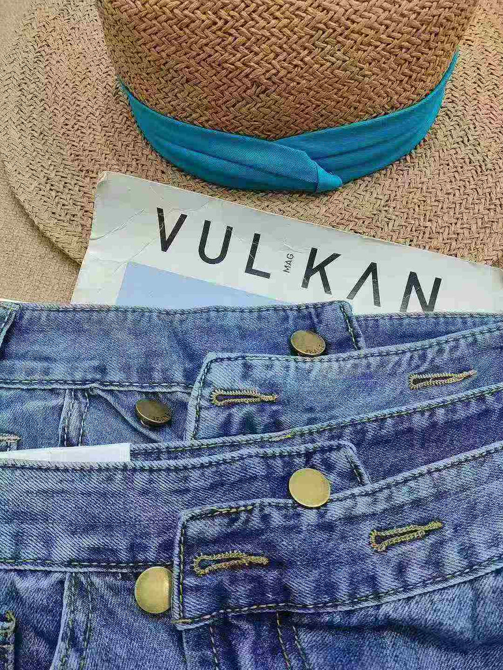 Women's distressed trend straight-cut soft fabric denim pants