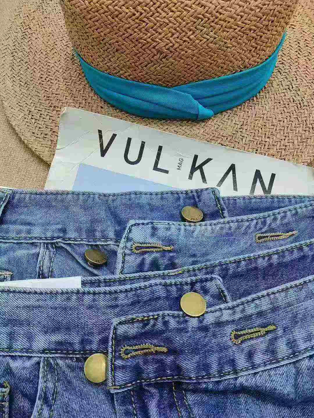 Women's distressed trend straight-cut soft fabric denim pants