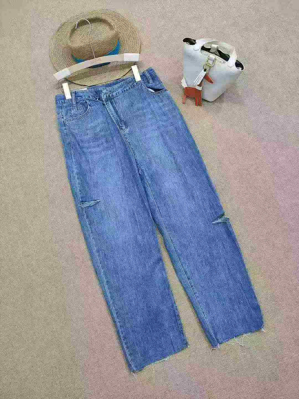 Women's distressed trend straight-cut soft fabric denim pants