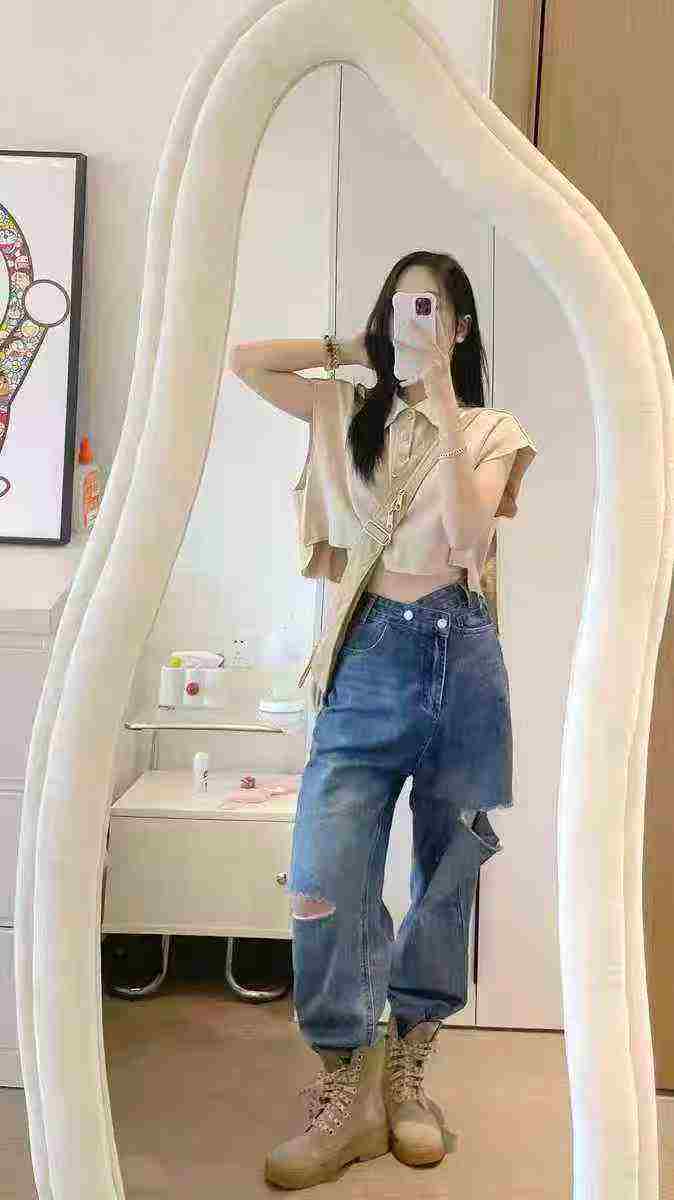 Women's distressed trend straight-cut soft fabric denim pants