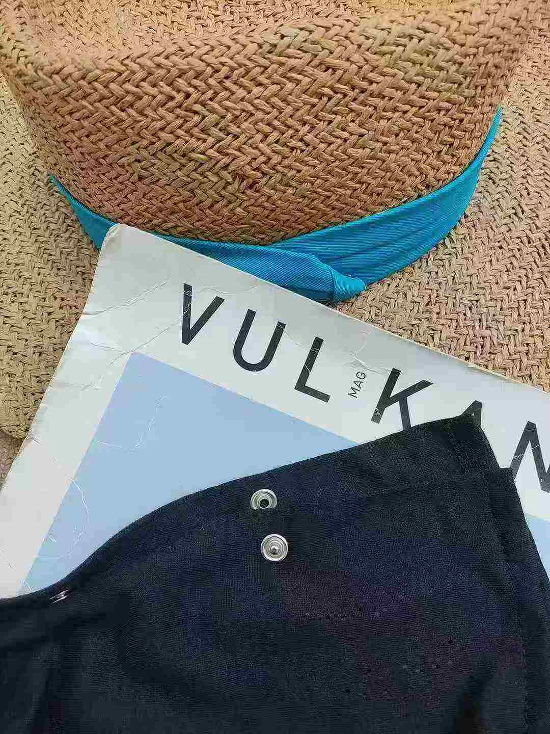 Kid's button-fastened cotton hooded sweatshirt