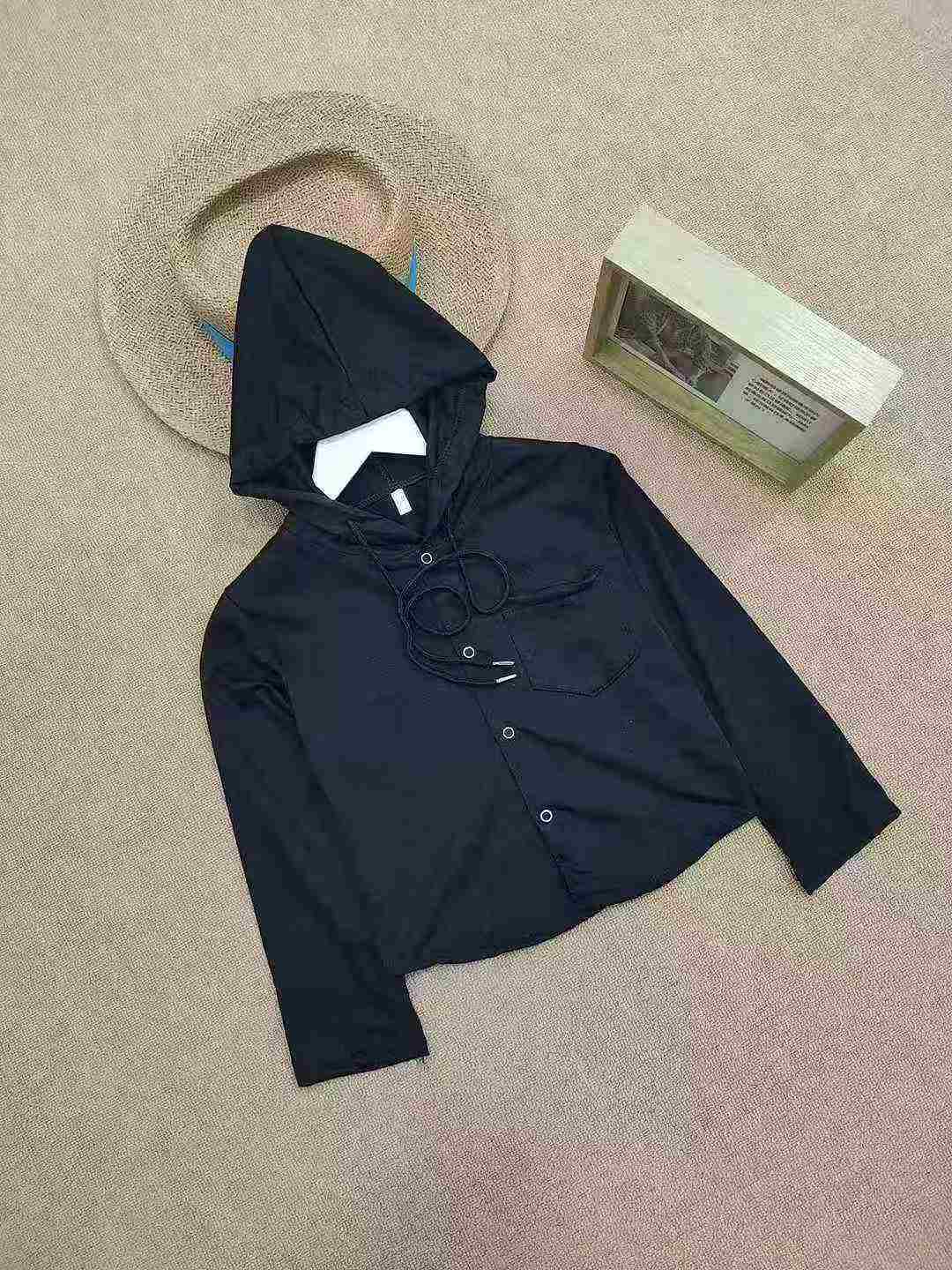 Kid's button-fastened cotton hooded sweatshirt