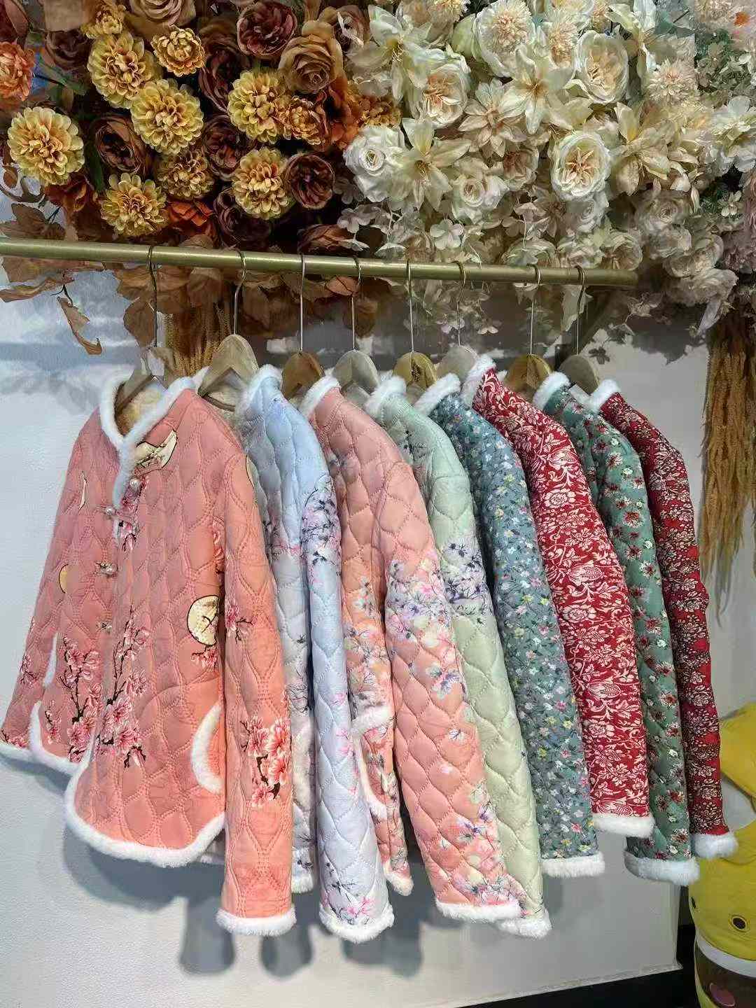 Women Chinese-style cotton-padded jackets