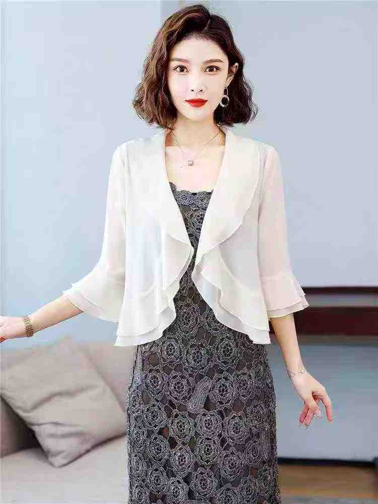 Women ruffeld-edge shirts