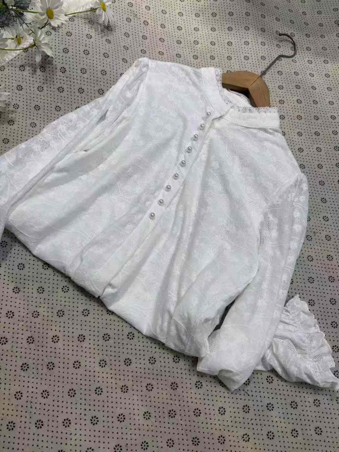 Women lace shirt white